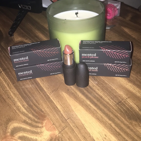 Mented Brown Color Lipsticks - Picture 4 of 4